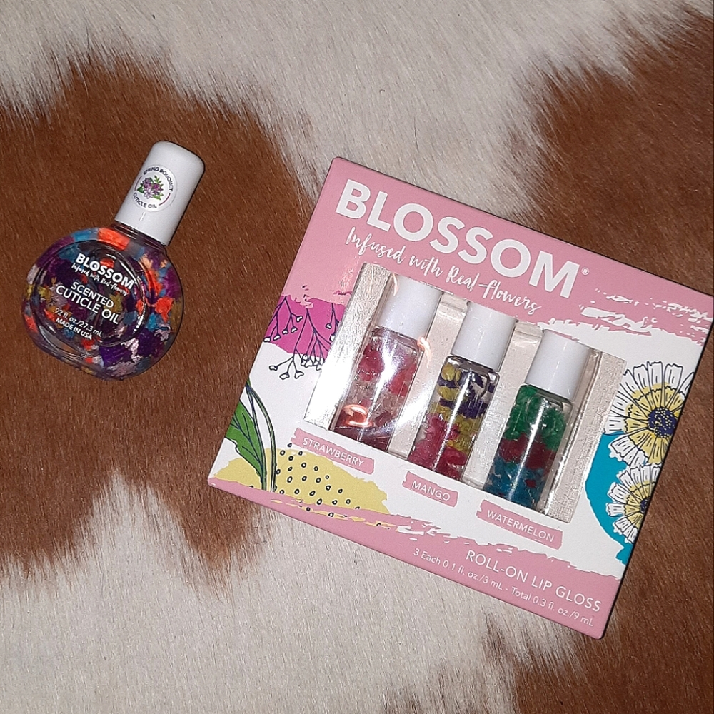 BLOSSOM Real Flower Lip Gloss & Cuticle Oil